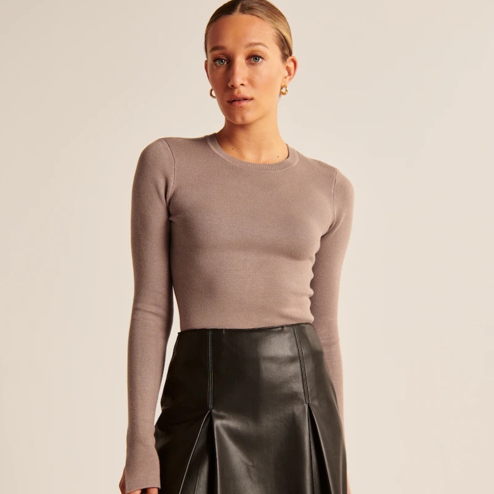 ABERCROMBIE Women's
Slim Crew Sweater